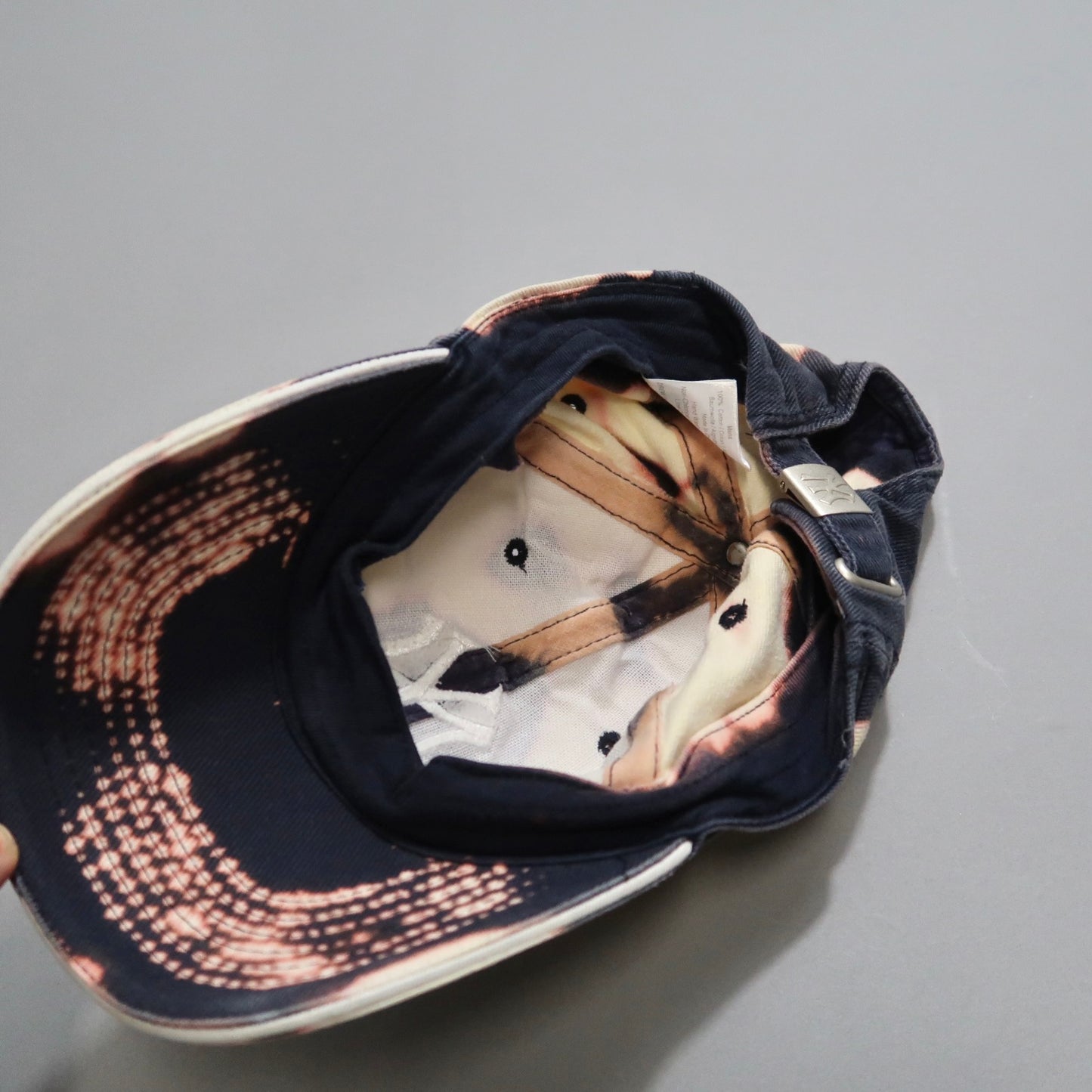 NY bleached cap