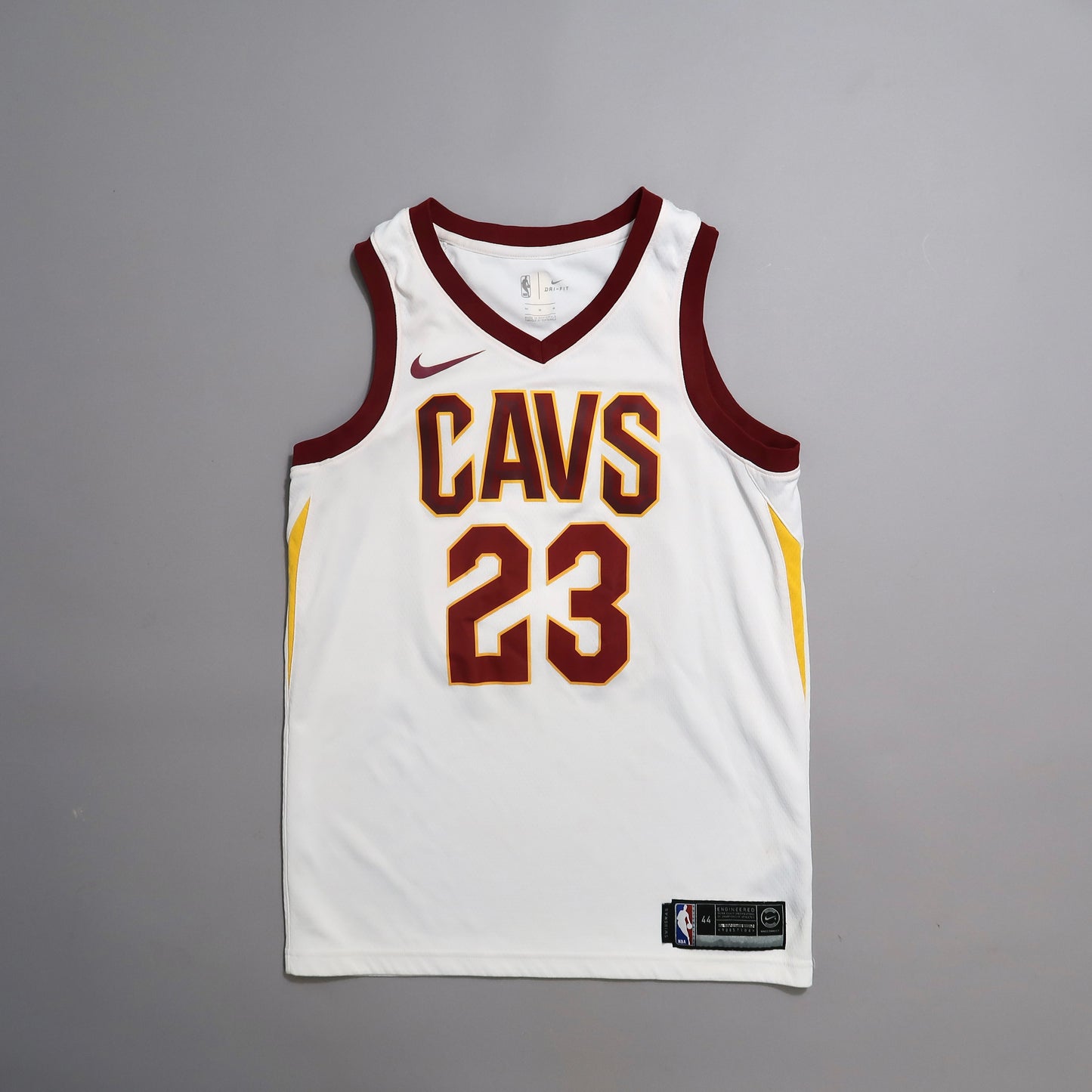 Cavs Lebron jersey