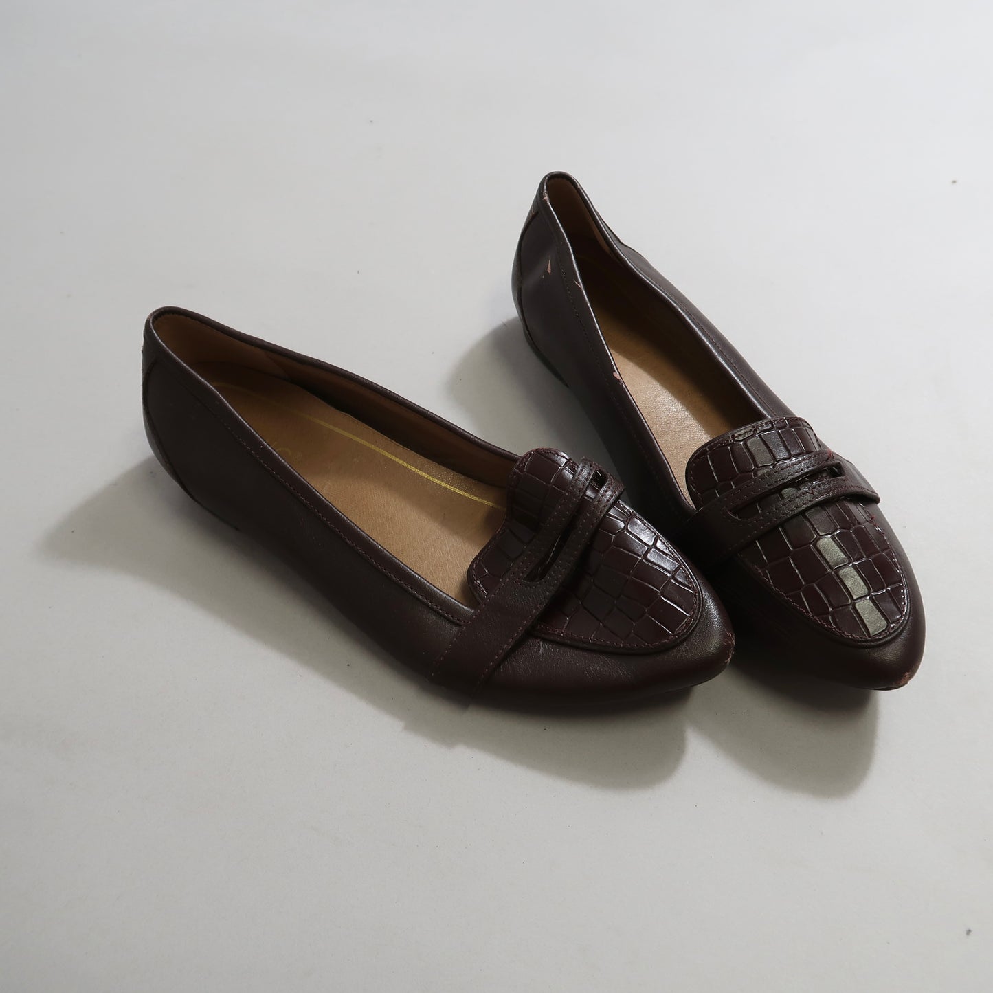 Women's leather shoes