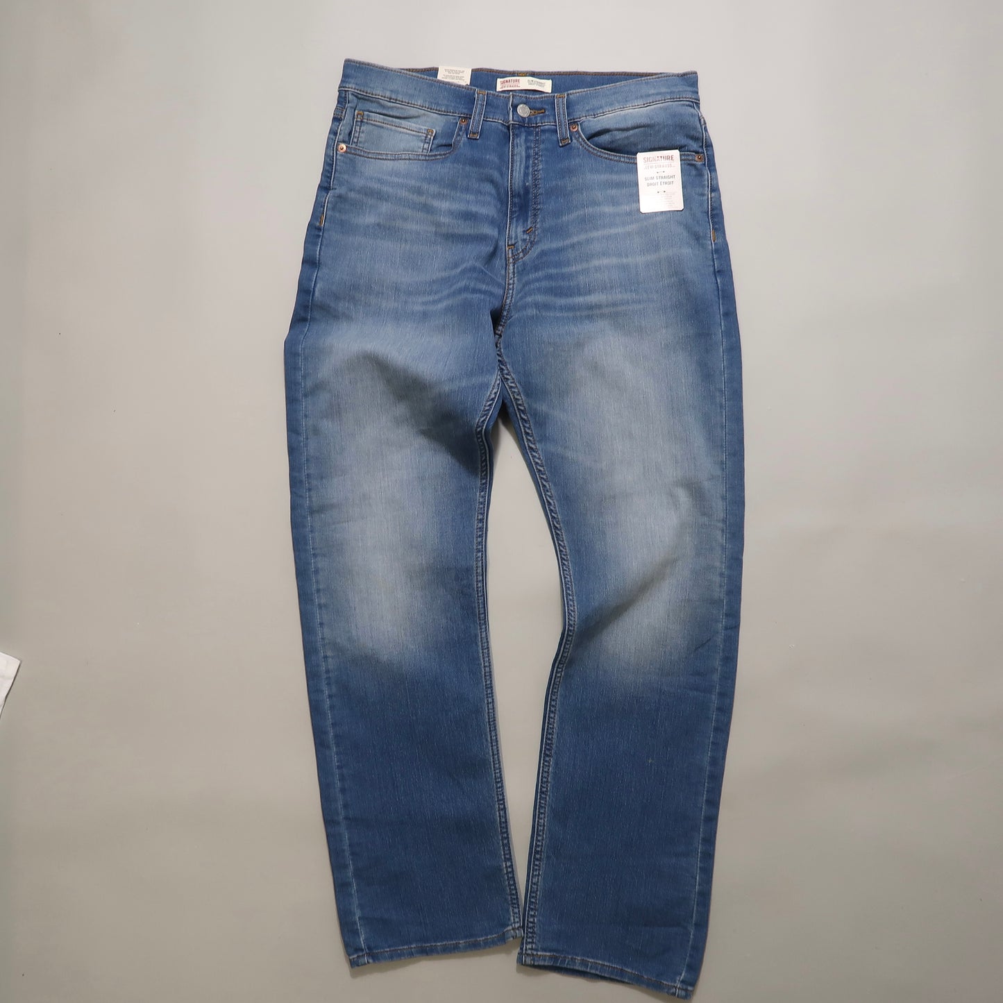 Levis slim straight jeans