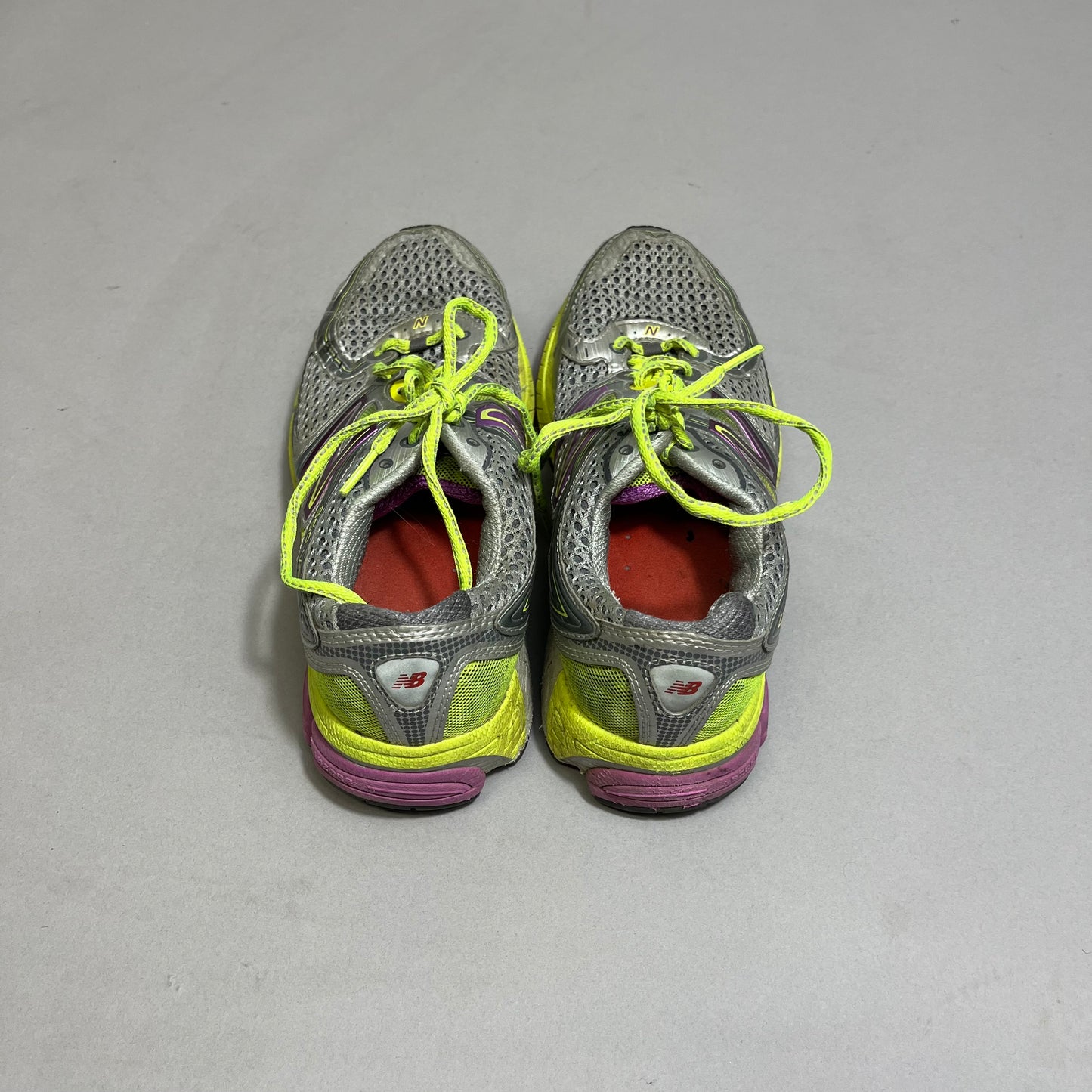 New Balance 860V3 sneakers