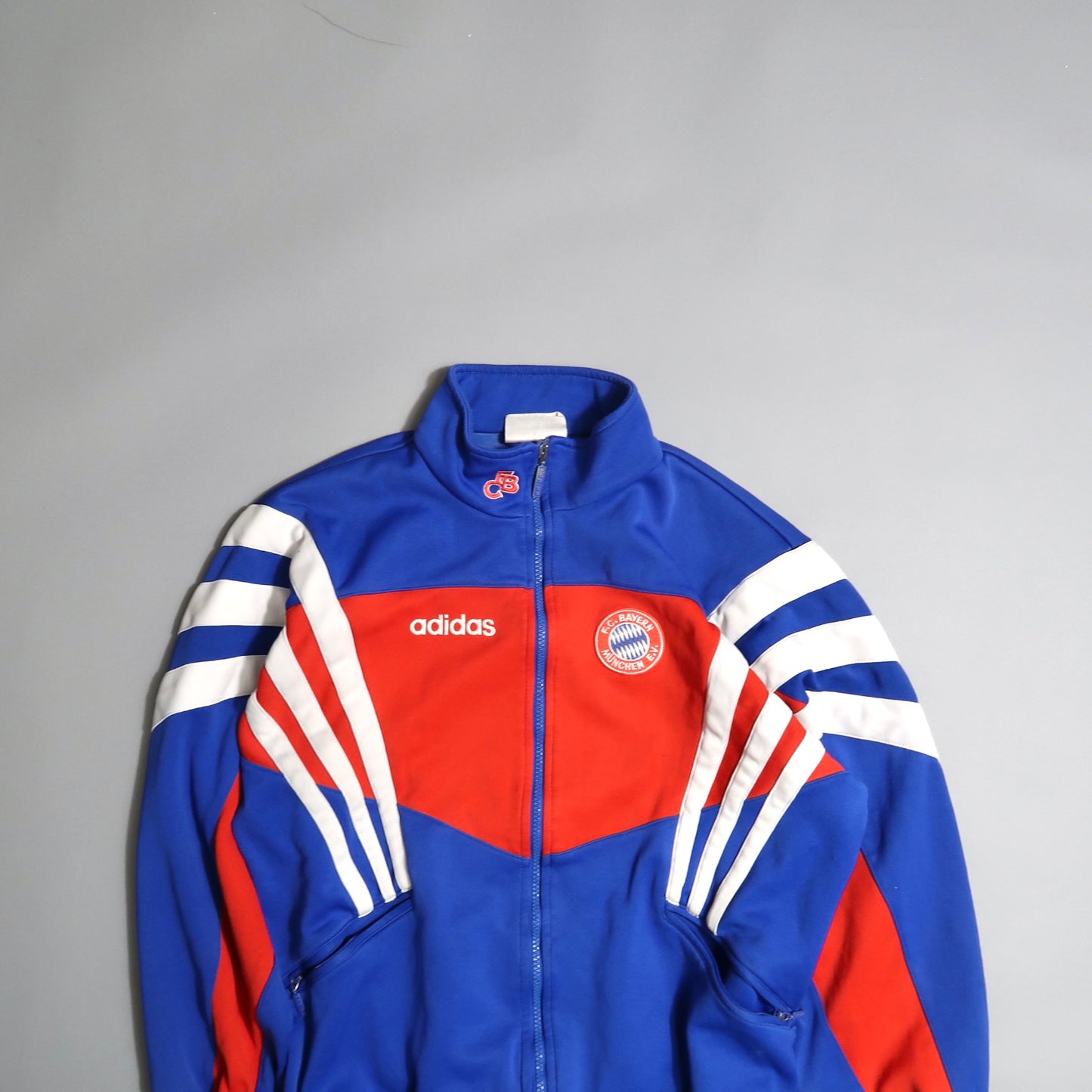 Adidas Vintage trackjacket (damages attached)