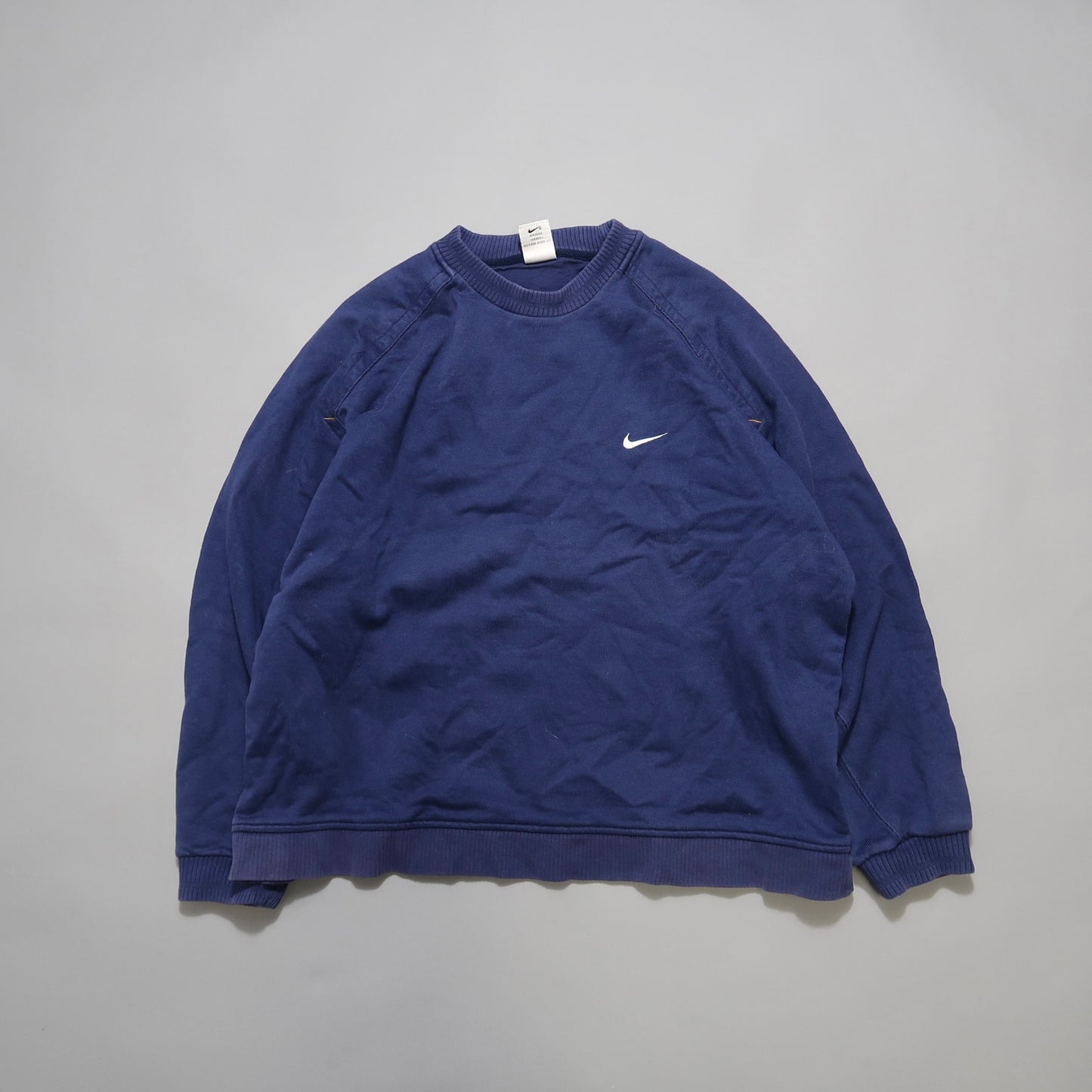 Vintage Nike sweater (damages attached)