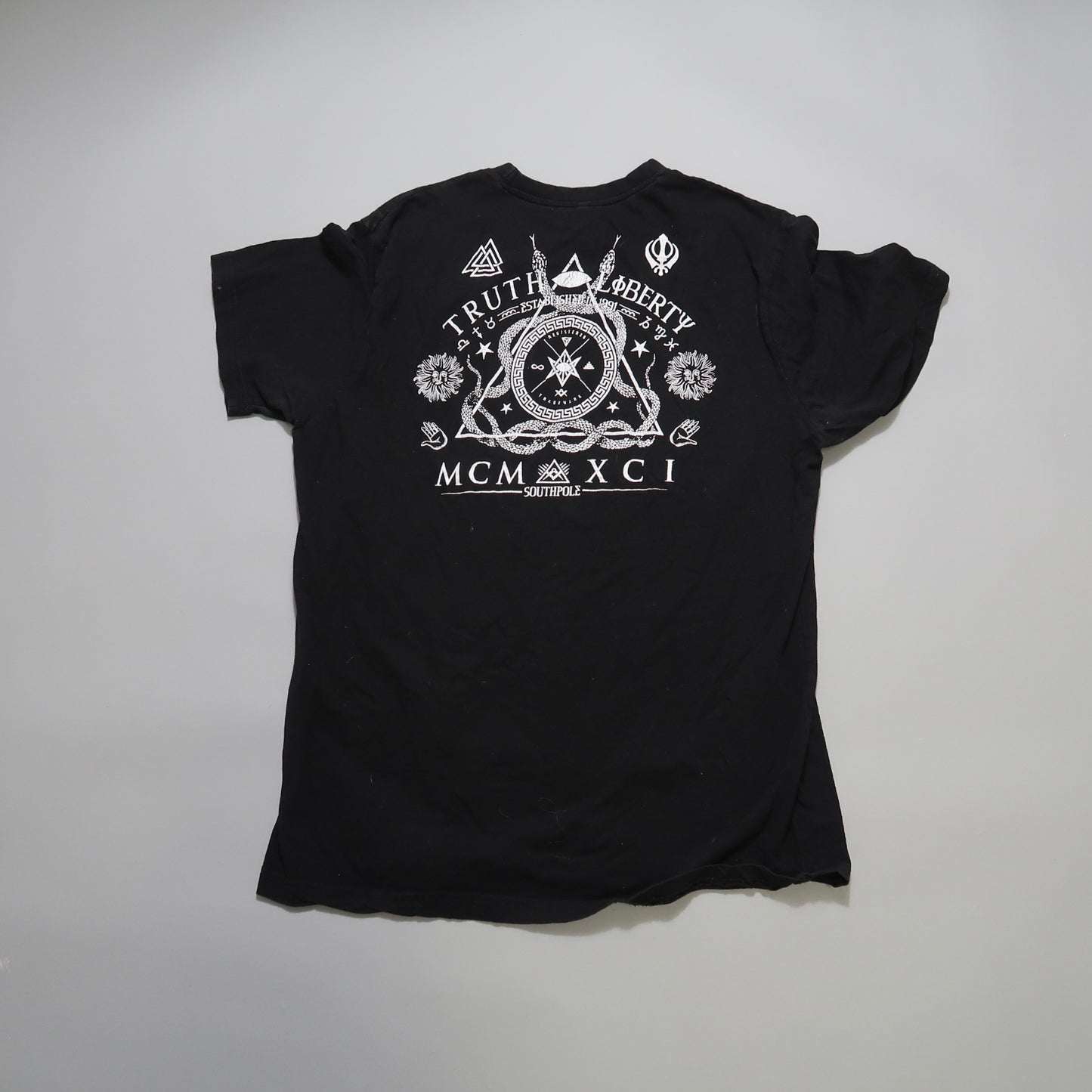 Southpole t shirt