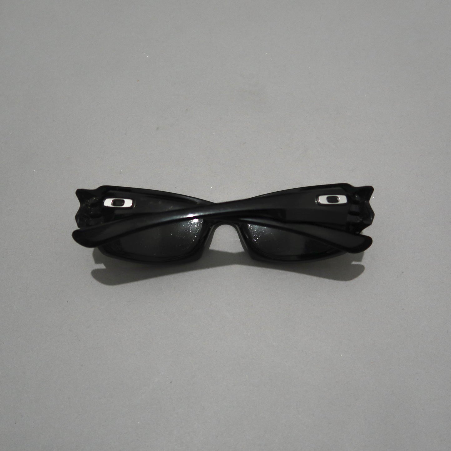 Oakley sunglasses (damaged lens)