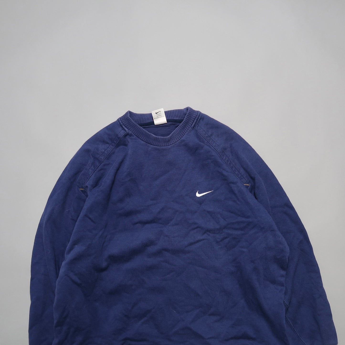 Vintage Nike sweater (damages attached)
