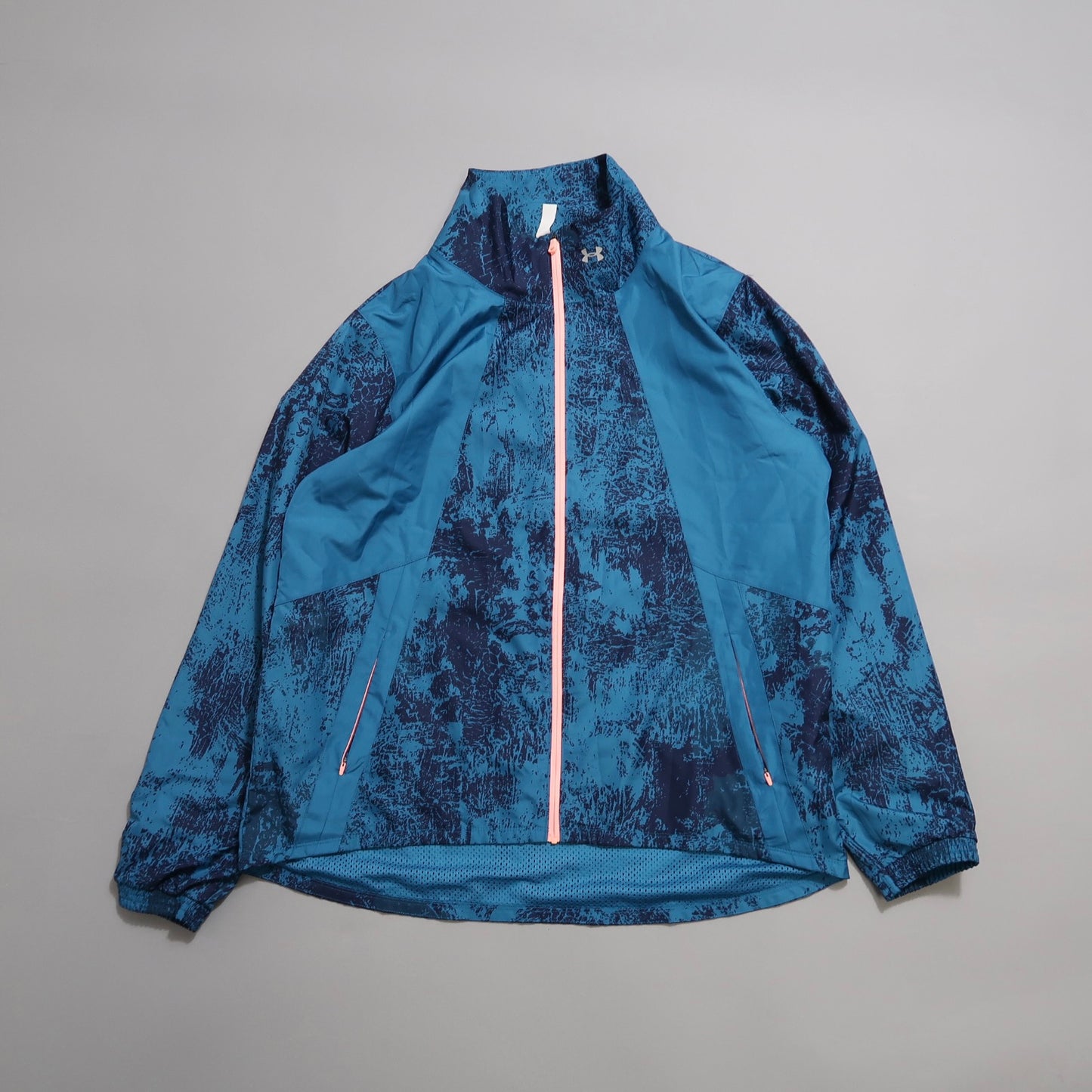 Under Armor women's windbreaker