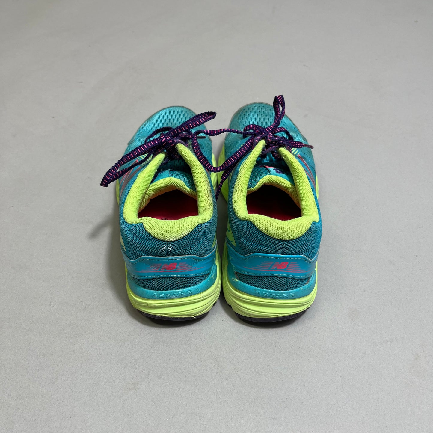 New Balance 680v4 sneakers