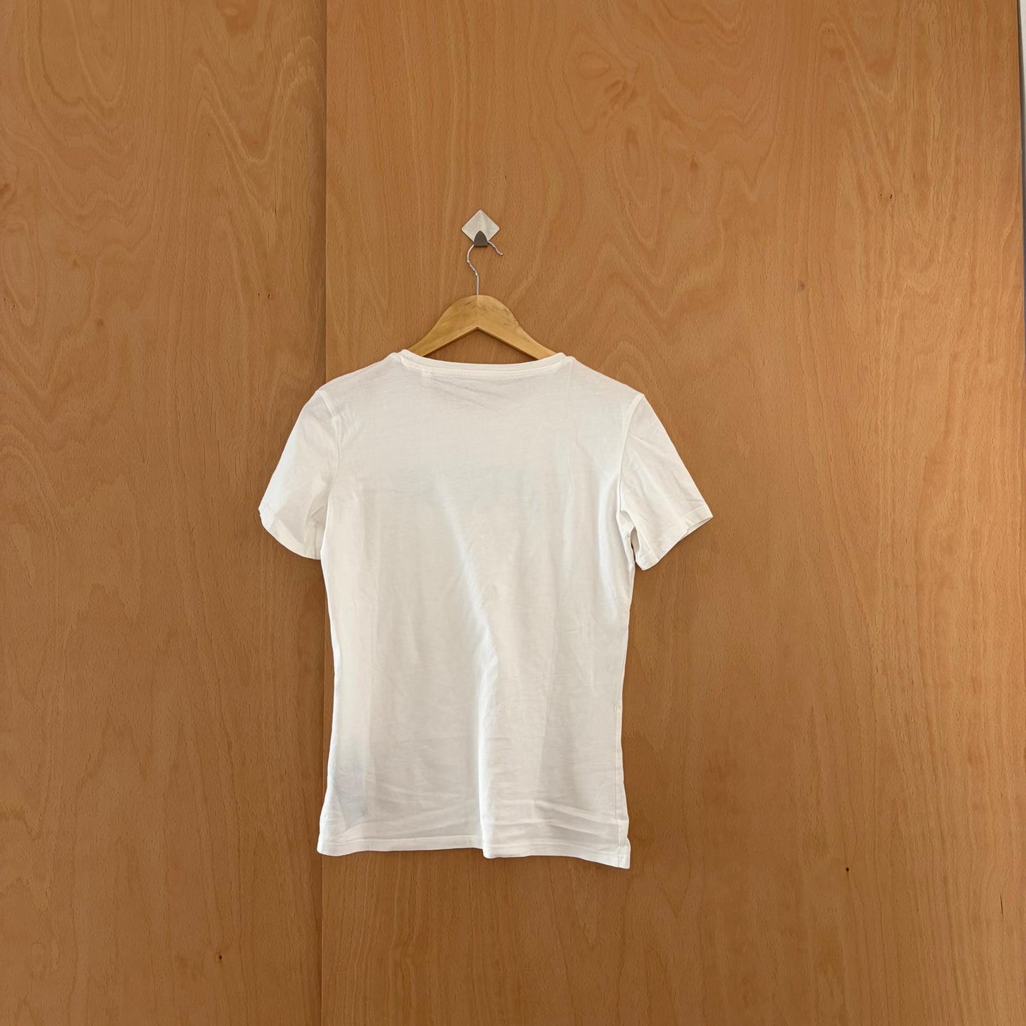 Guess women's tshirt