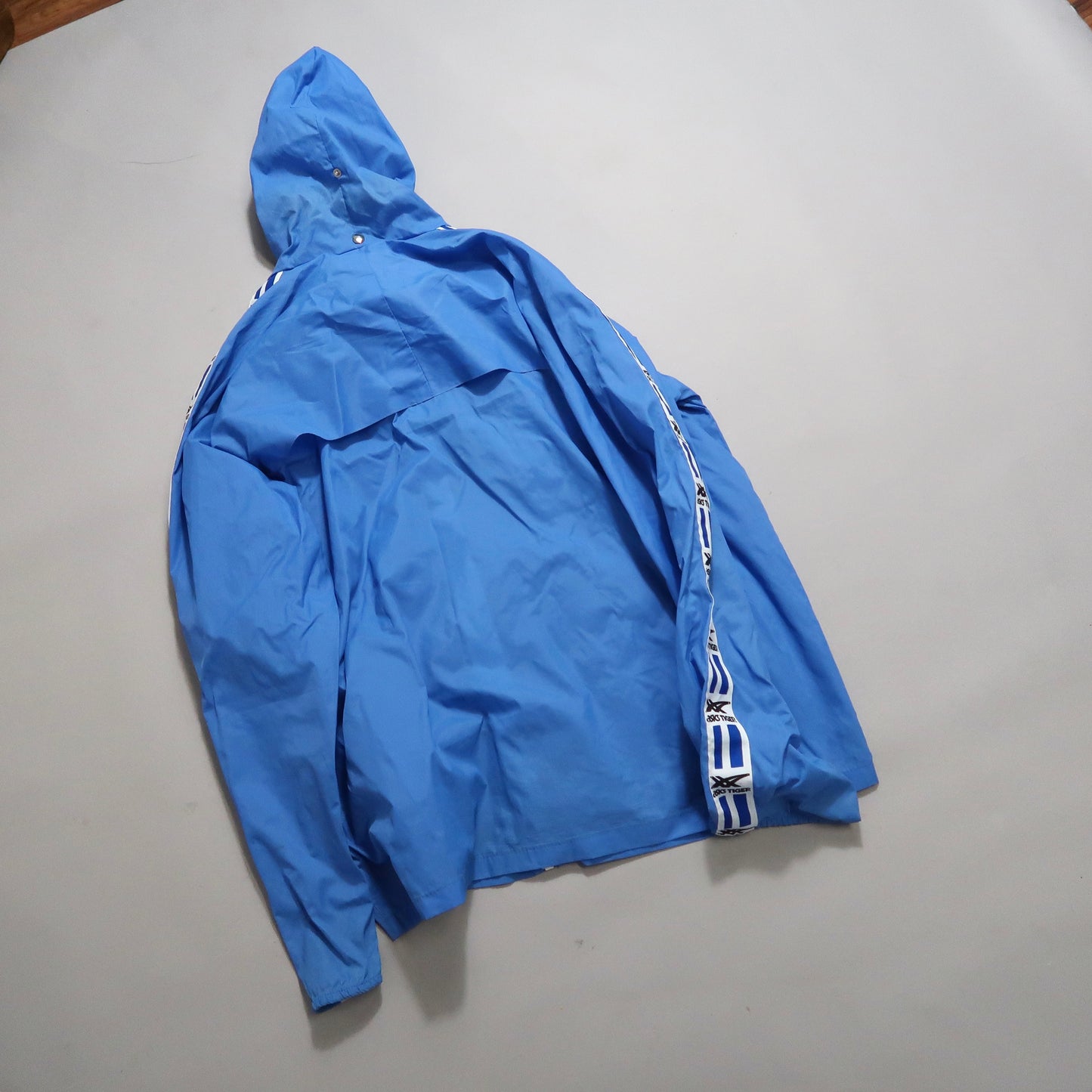 Asics vintage windbreaker