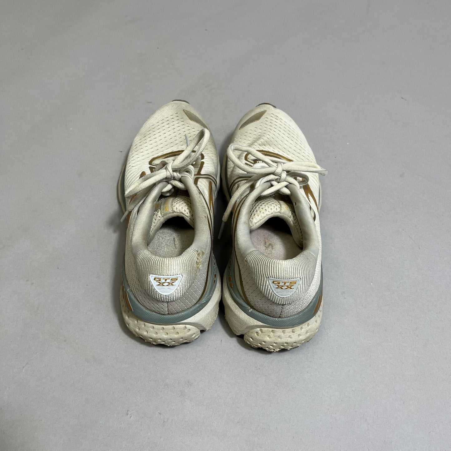 Brooks Adrenaline GTS sneakers