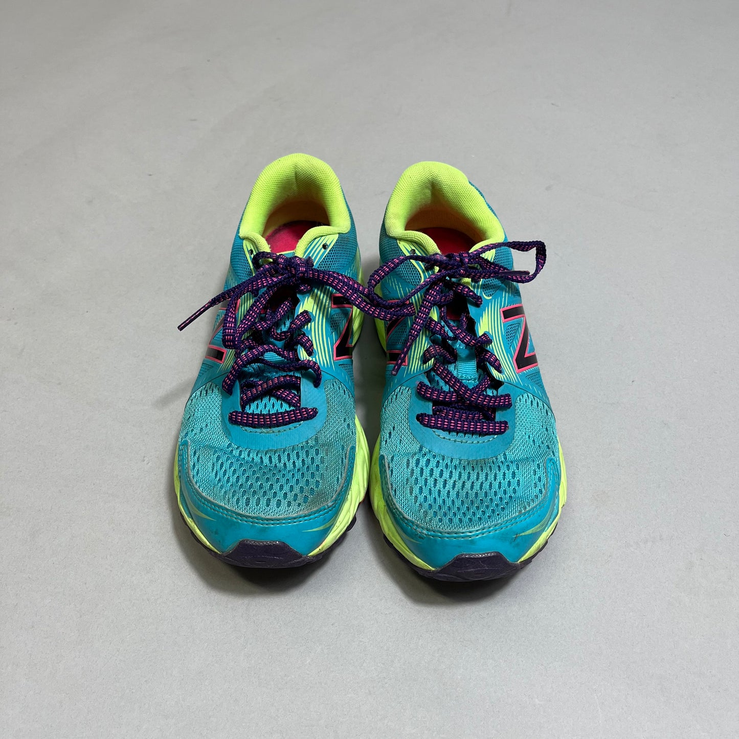 New Balance 680v4 sneakers