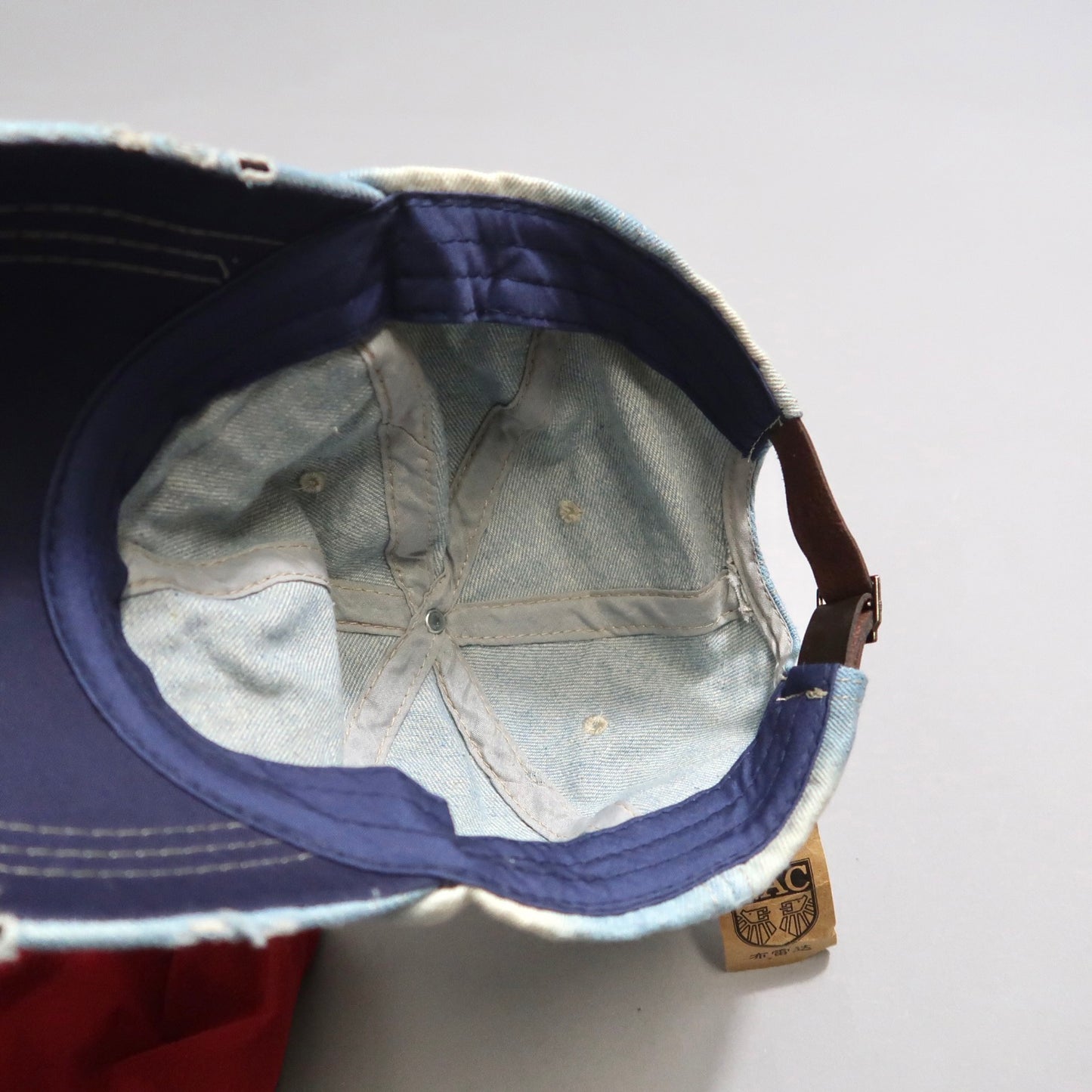 Butterfly cap