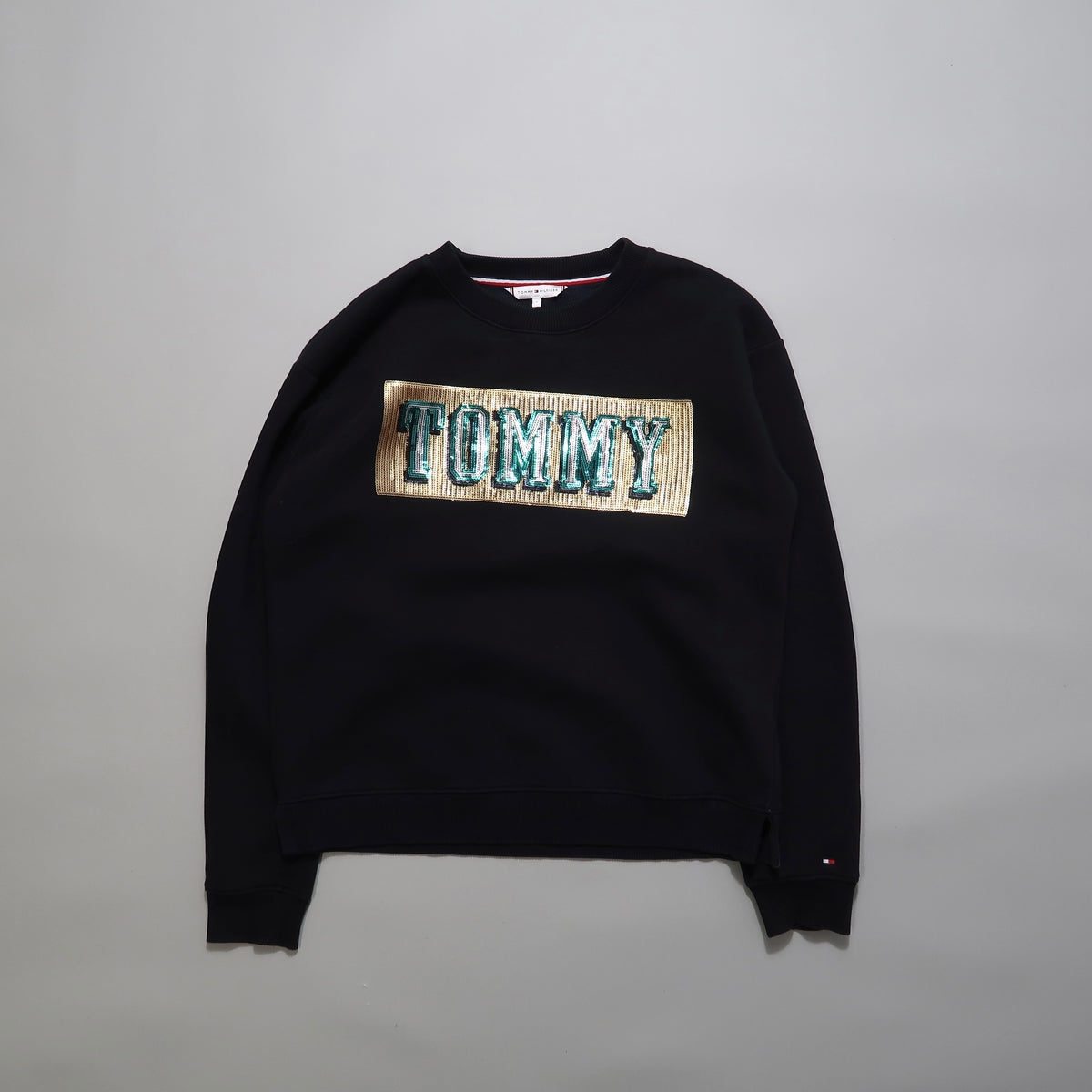 Tommy H womens sweater
