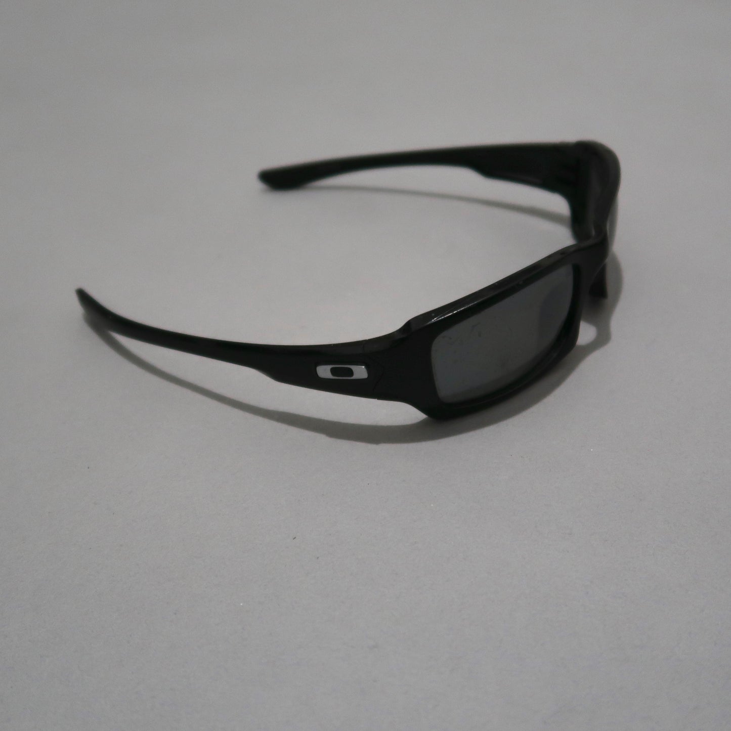 Oakley sunglasses (damaged lens)