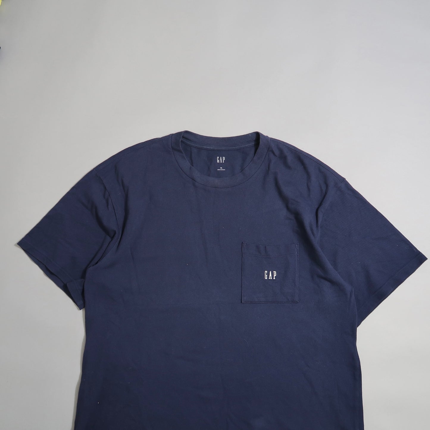 GAP t shirt