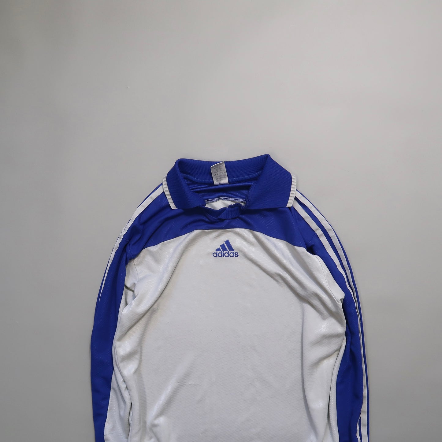 Trikot vintage Adidas (dëmet bashkëngjitur)