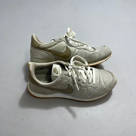 Nike Internationalist sneakers