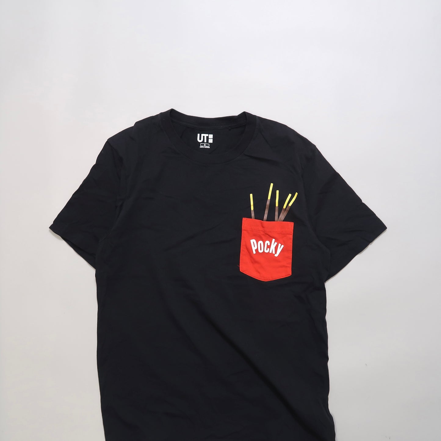 Uniqlo tshirt