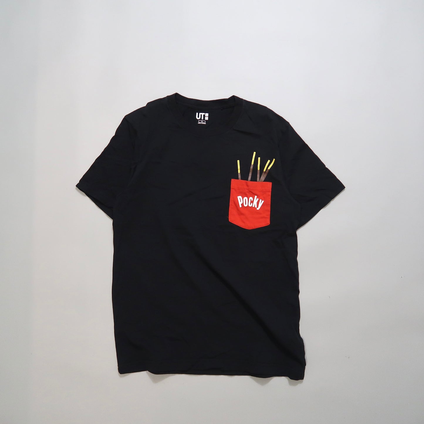 Uniqlo tshirt