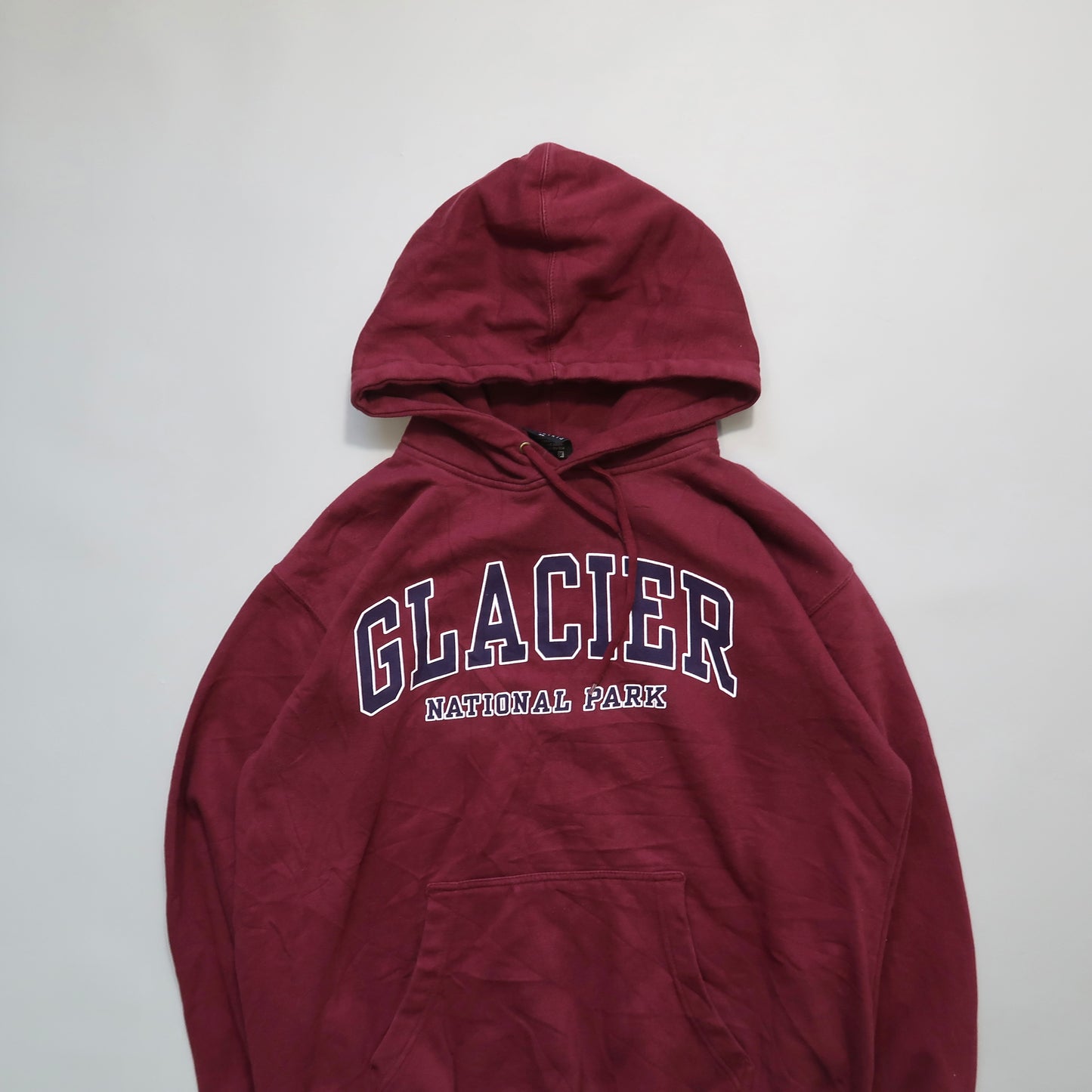 Bluzë me kapuç e printuar