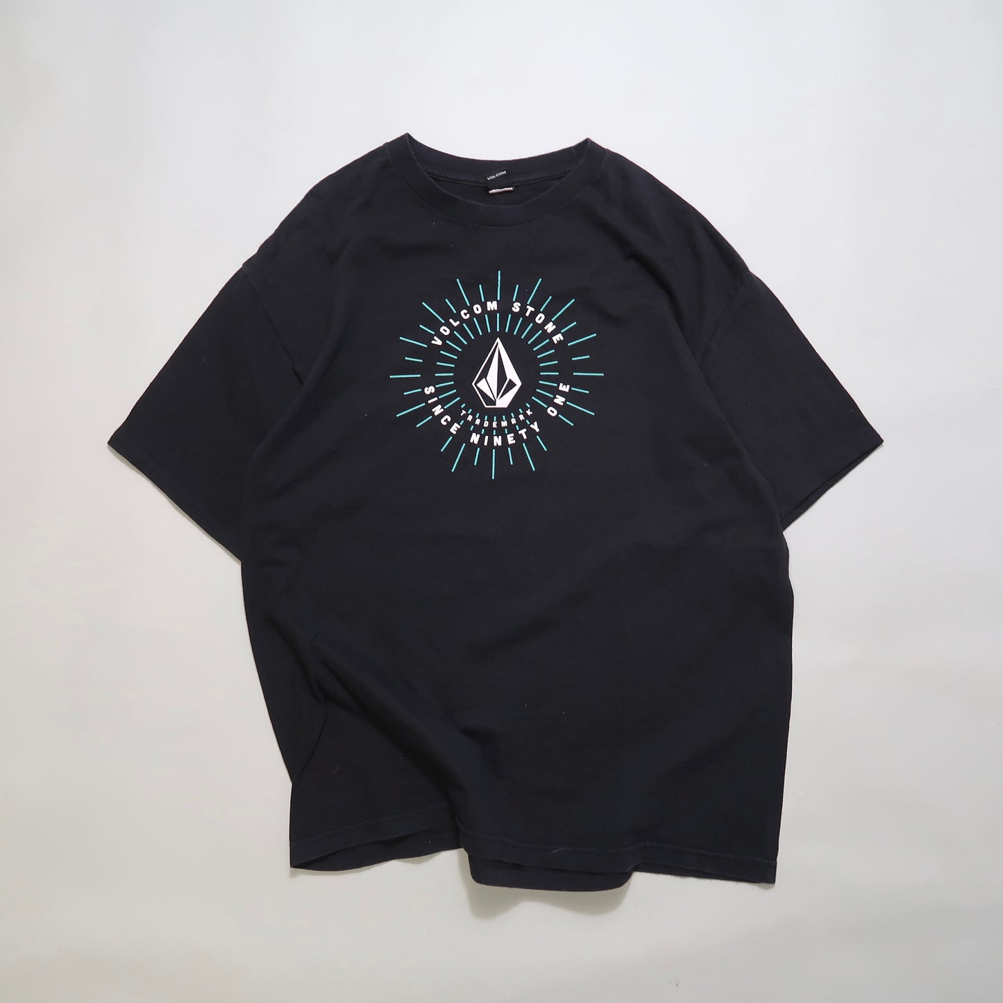 Volcom tshirt