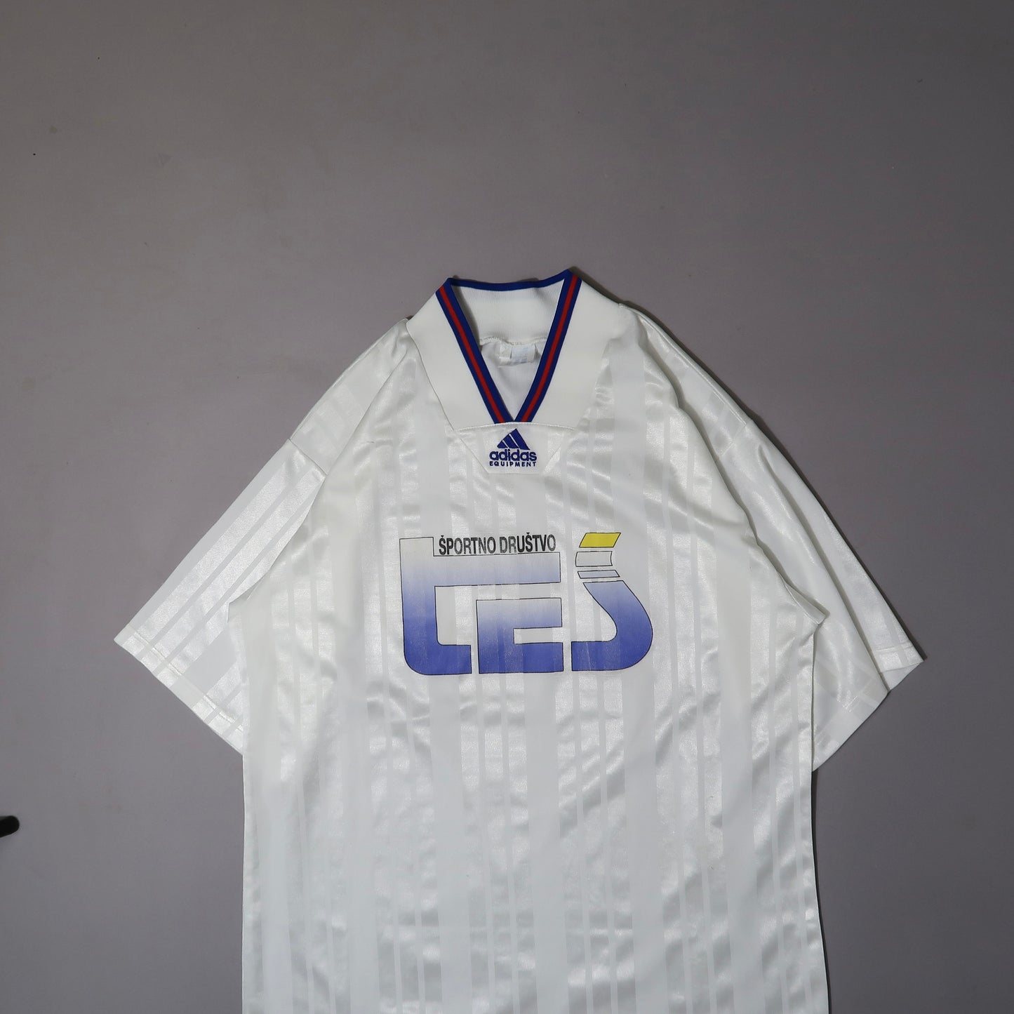 Adidas vintage tshirt