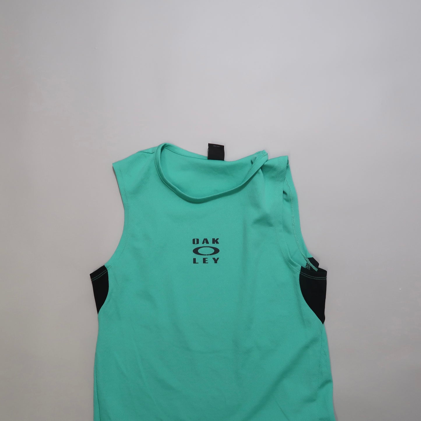 Oakley tshirt