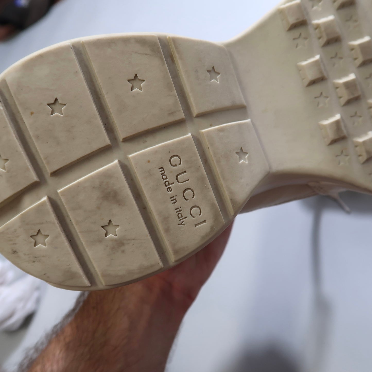 G ucci sneakers