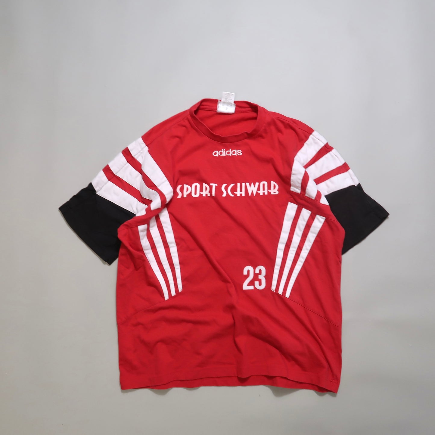 Adidas vintage tshirt