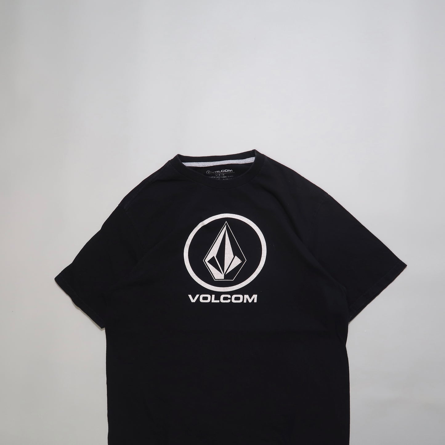 Volcom tshirt