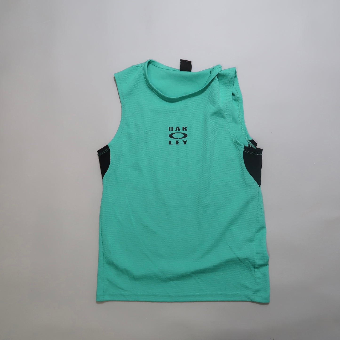 Oakley tshirt