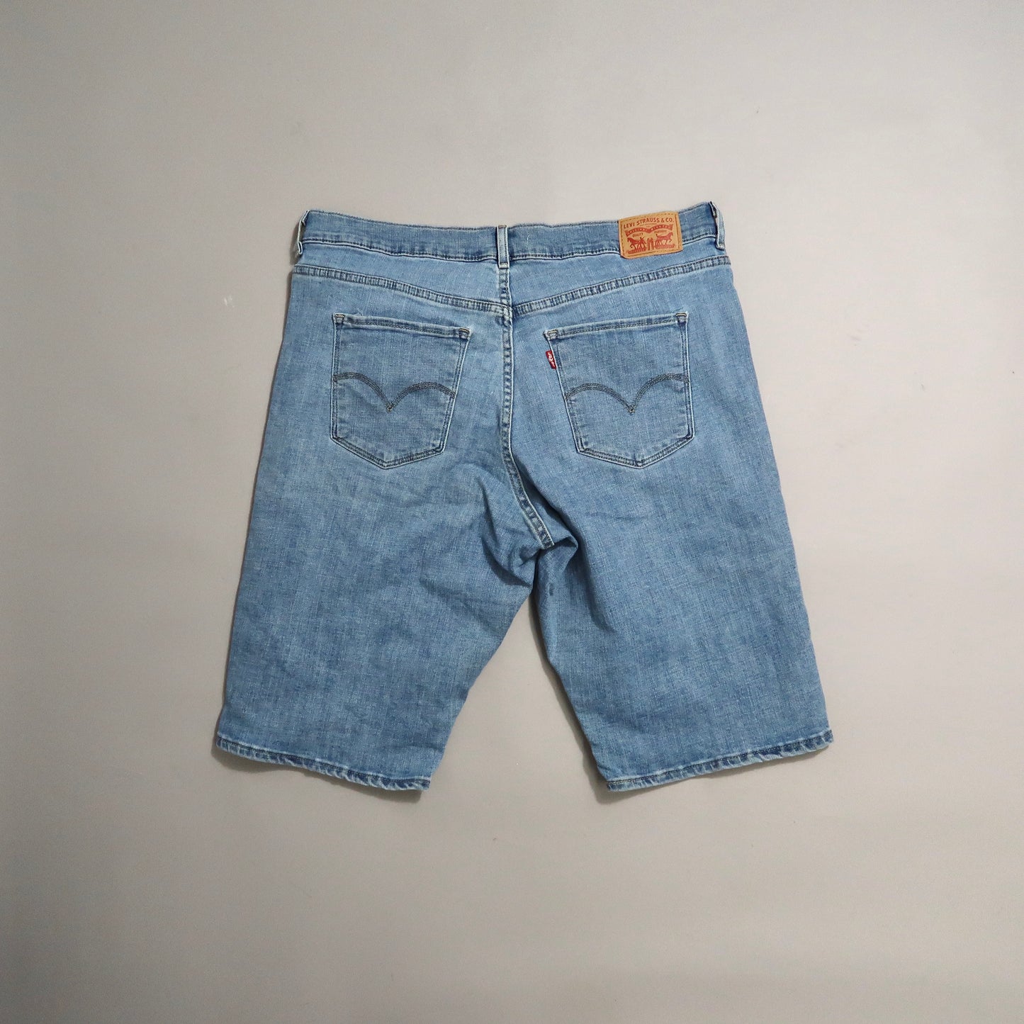 Levis bermuda shorts