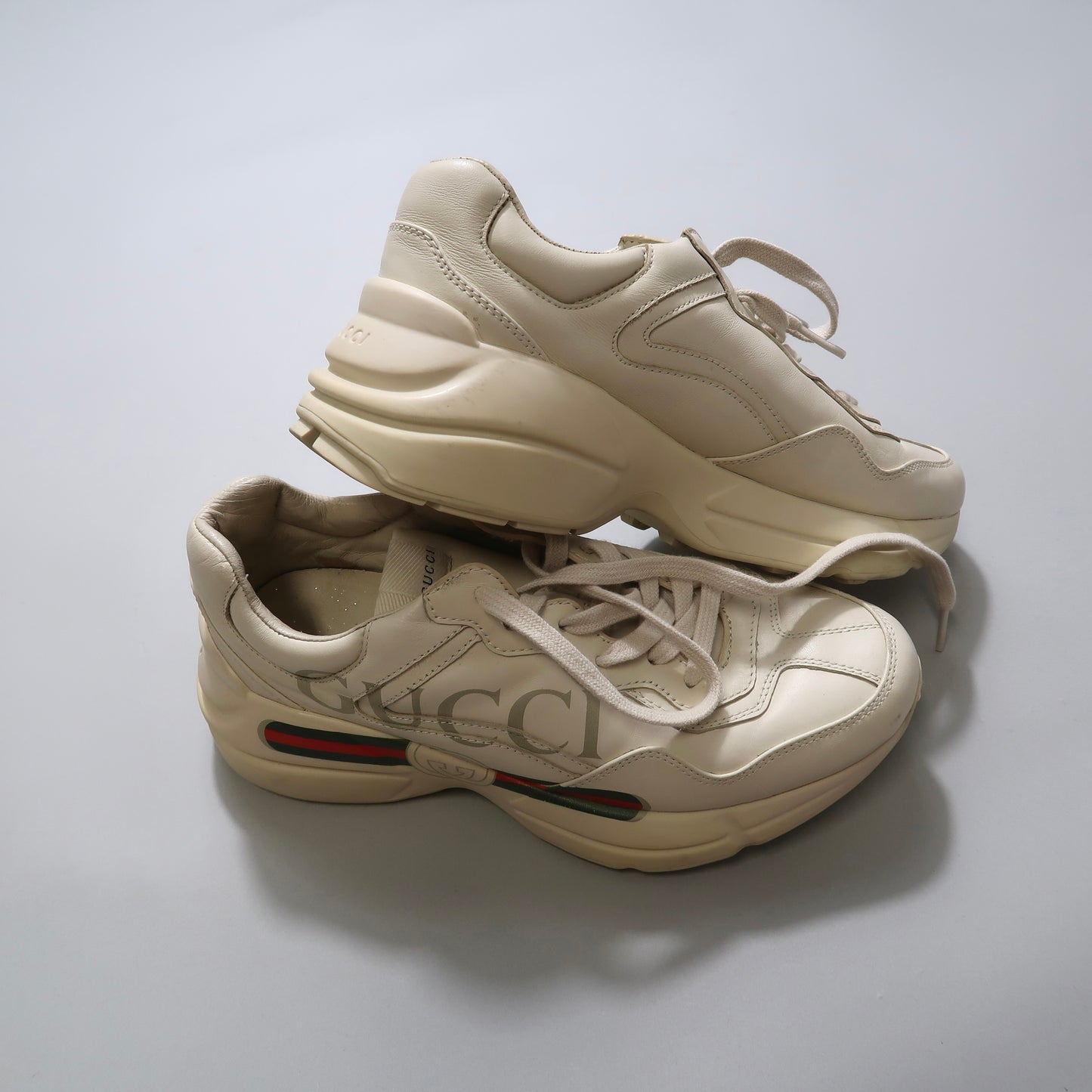 G ucci sneakers