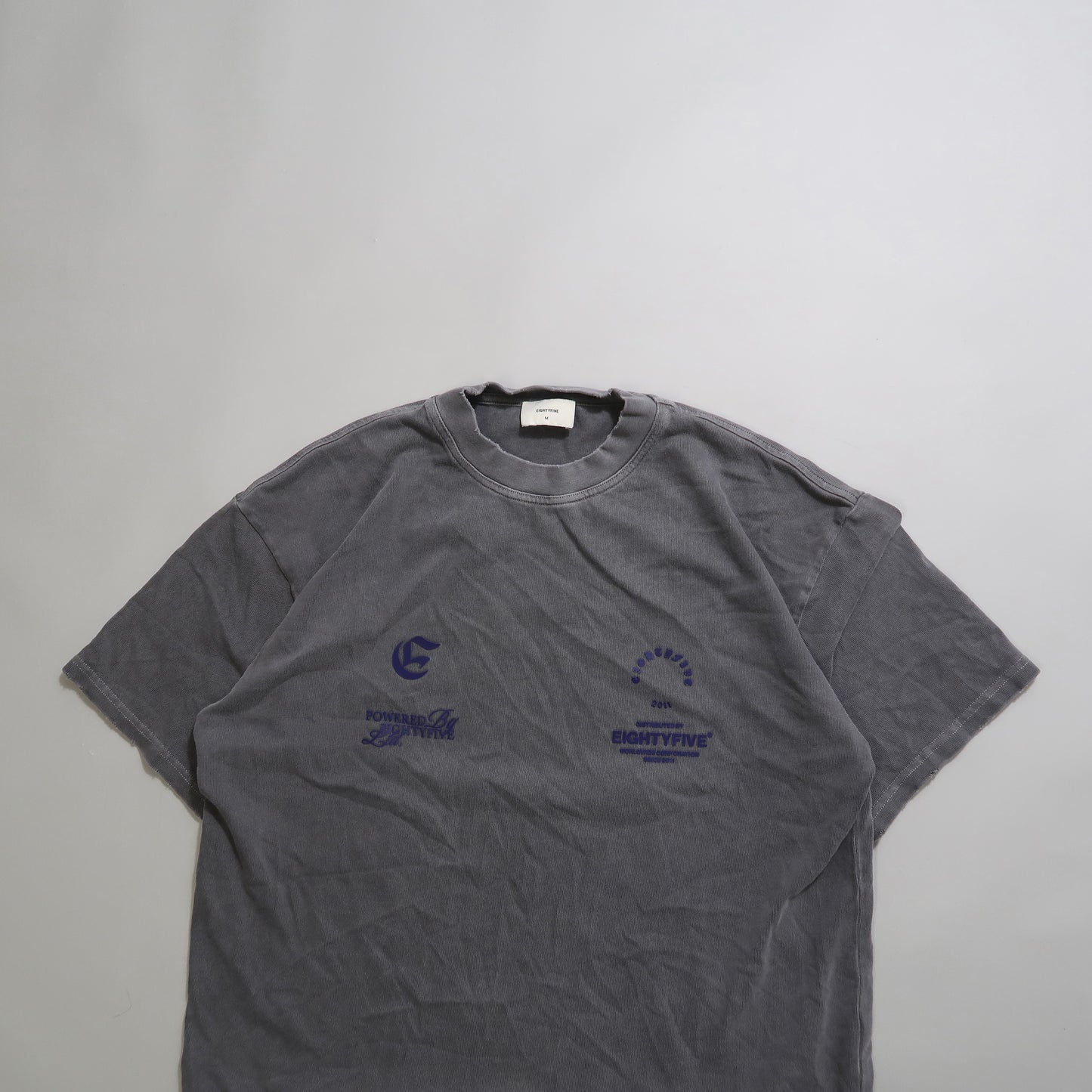 Осумдесет и пет маица