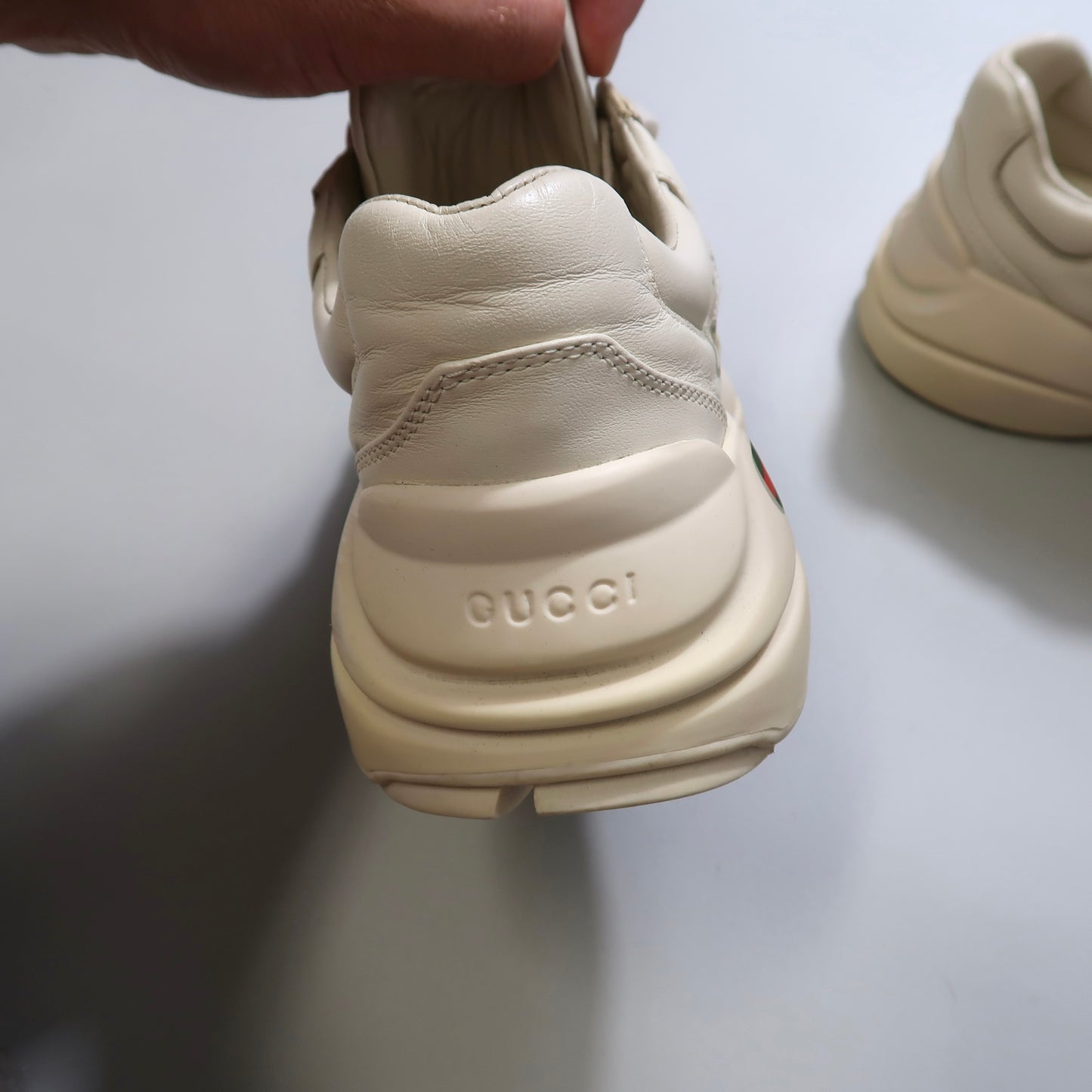 G ucci sneakers
