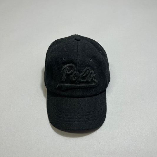 Black baseball cap with nullPolonull embroidered on the front.