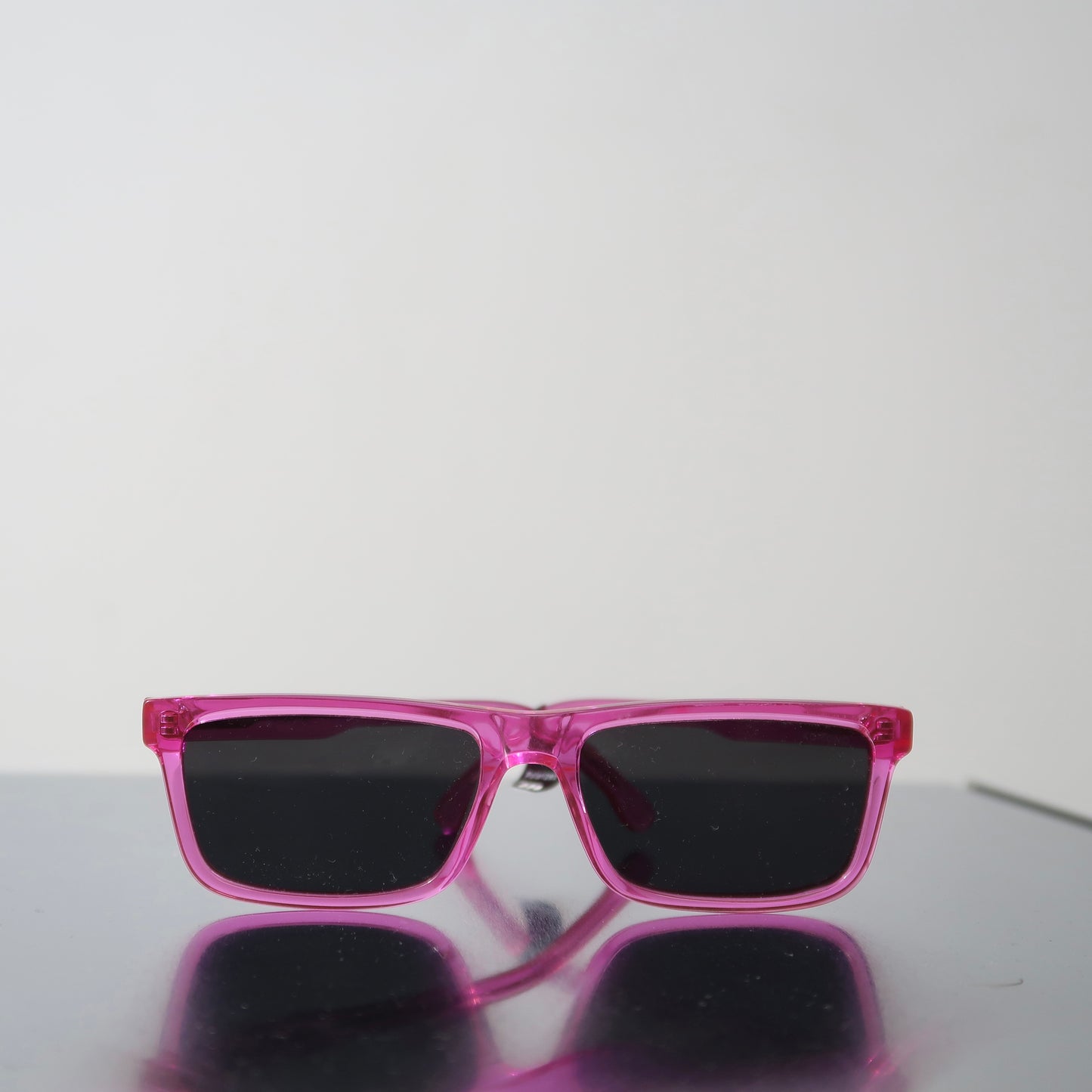 Komono leo neon pink sunglasses