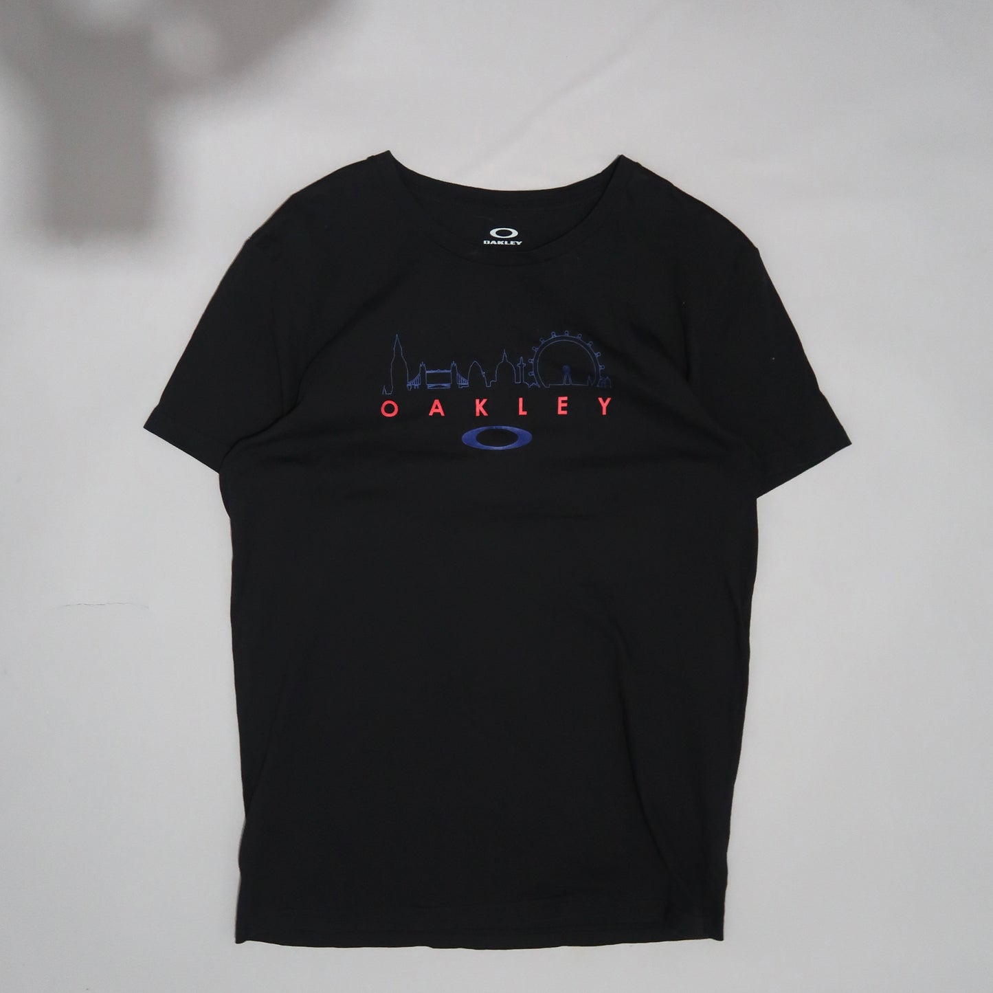 Oakley t shirt