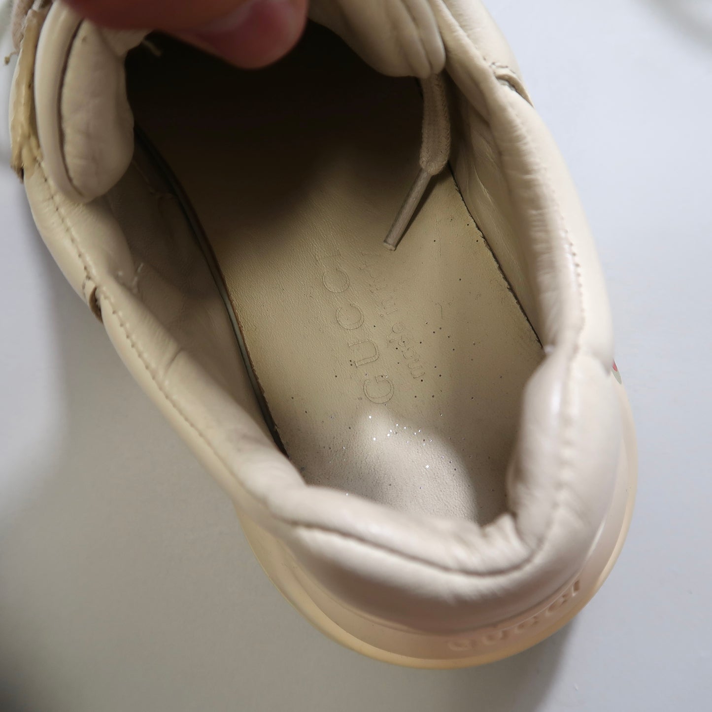 G ucci sneakers