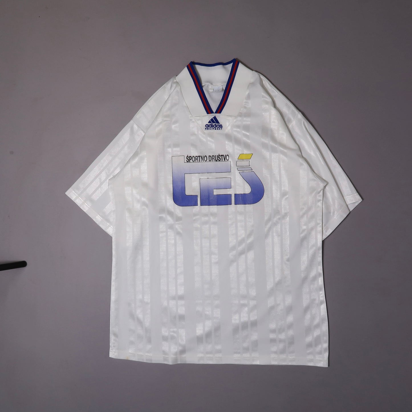 Adidas vintage tshirt